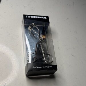 TWEEZERMAN Silver Eyelash Curler